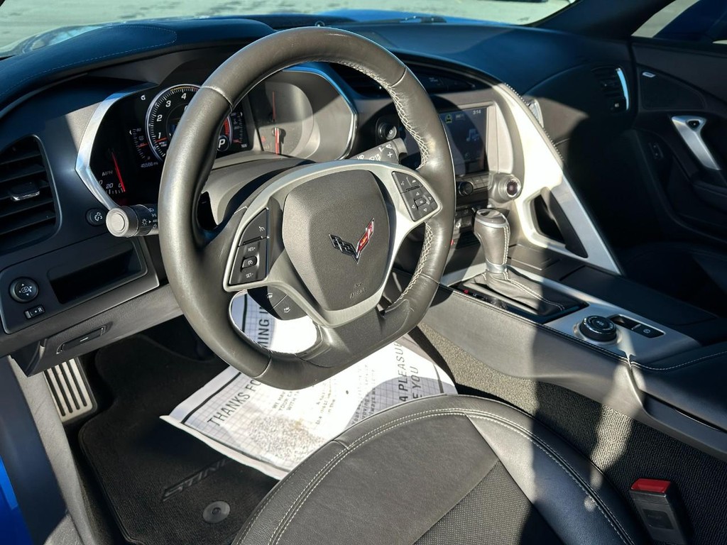 Chevrolet Corvette Vehicle Full-screen Gallery Image 12