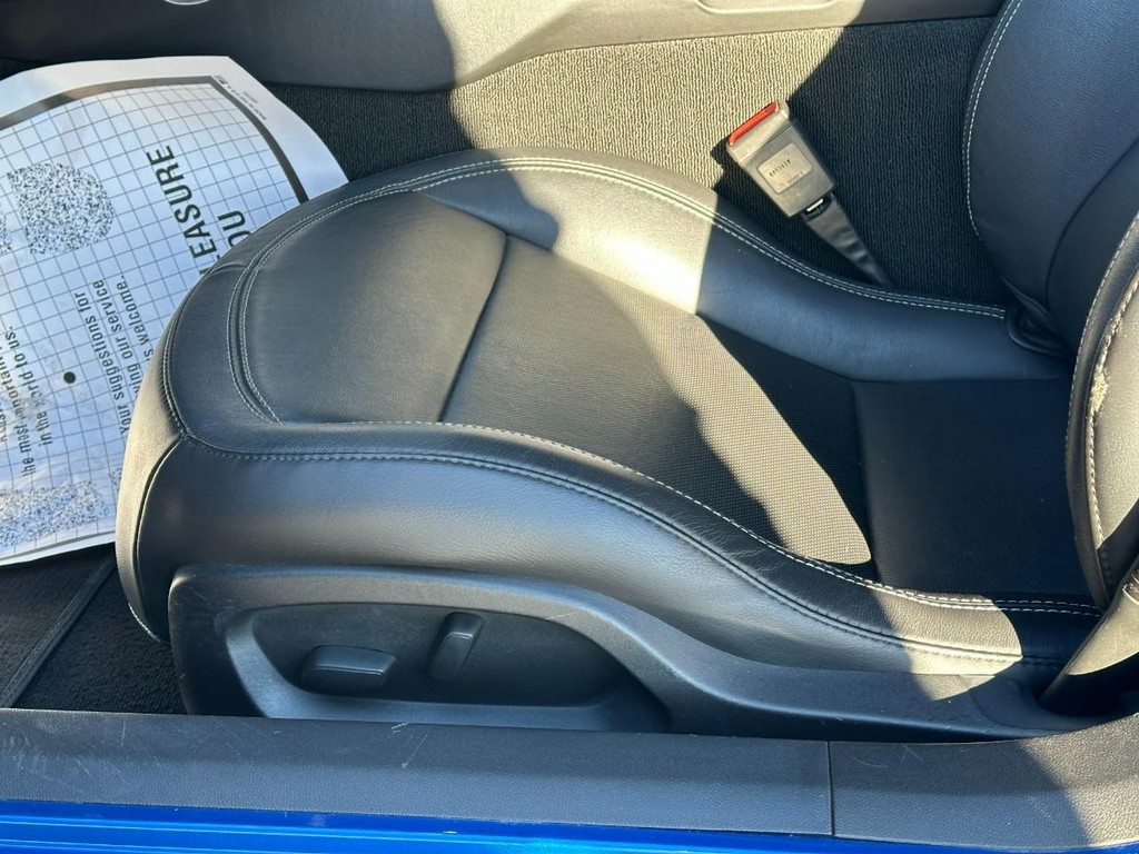 Chevrolet Corvette Vehicle Full-screen Gallery Image 15