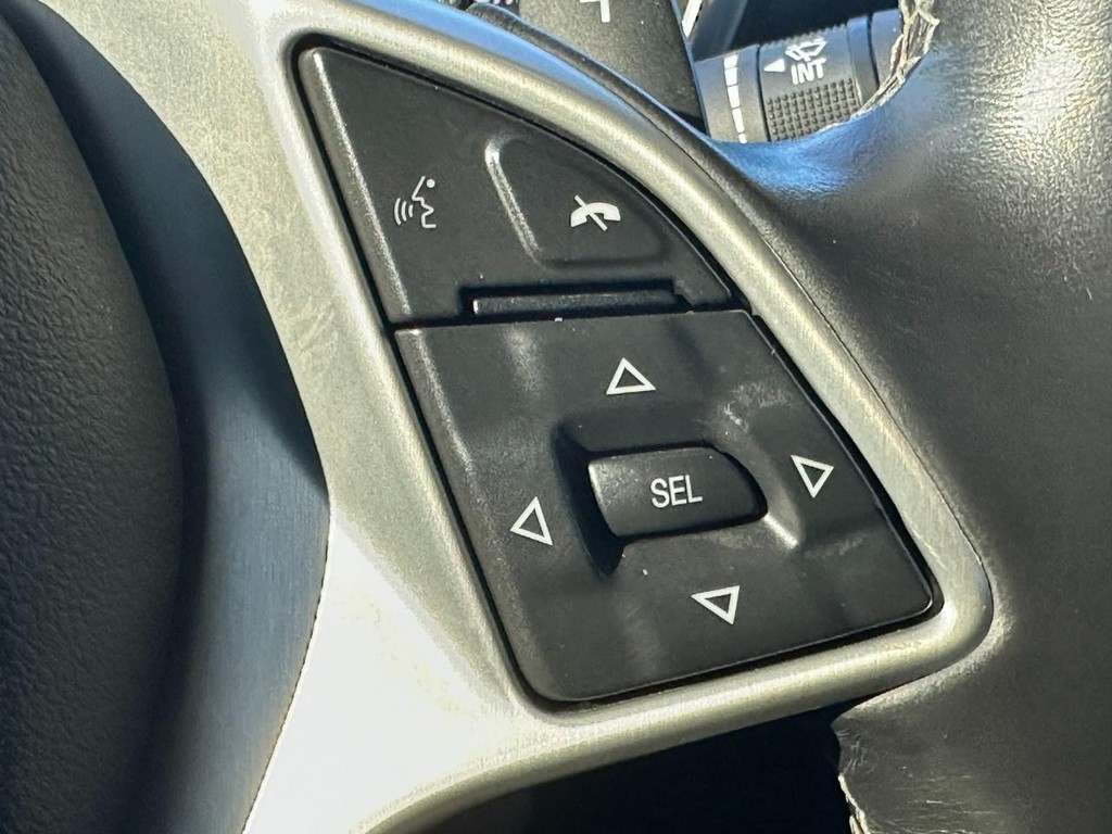 Chevrolet Corvette Vehicle Full-screen Gallery Image 17