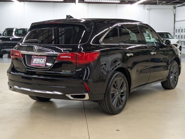 Acura MDX Vehicle Full-screen Gallery Image 05