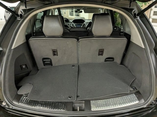 Acura MDX Vehicle Full-screen Gallery Image 07
