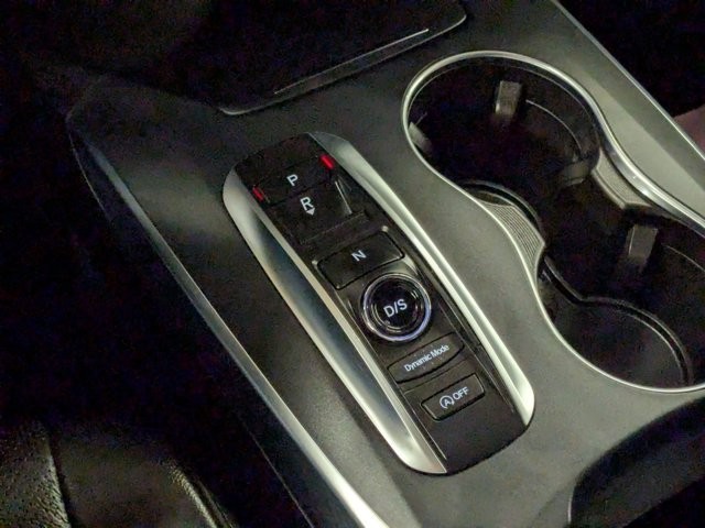 Acura MDX Vehicle Full-screen Gallery Image 18