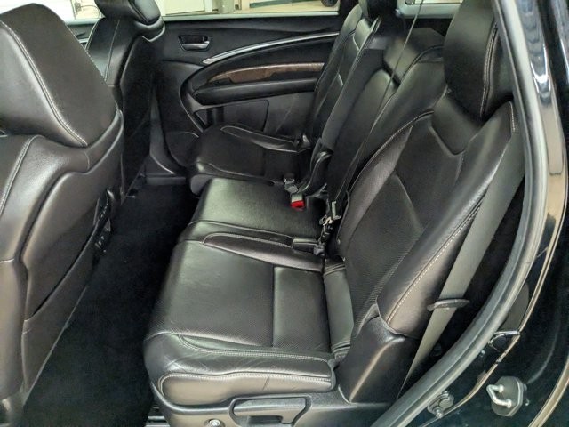 Acura MDX Vehicle Full-screen Gallery Image 22