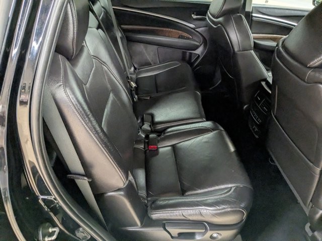 Acura MDX Vehicle Full-screen Gallery Image 23