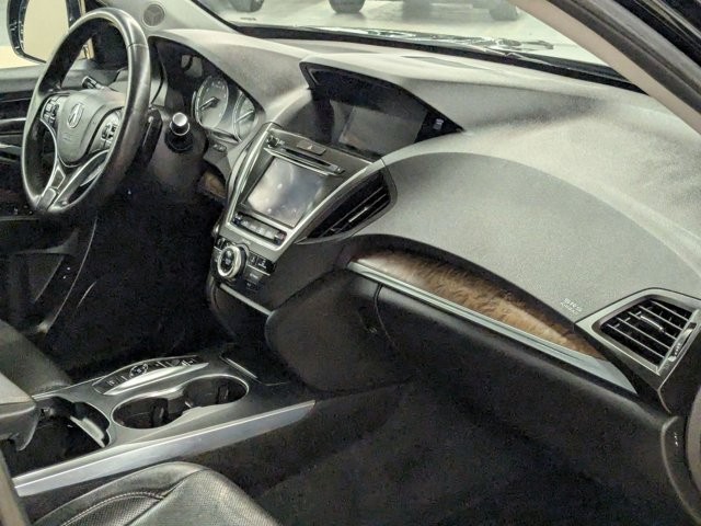 Acura MDX Vehicle Full-screen Gallery Image 25