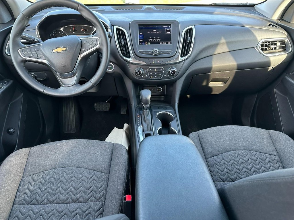 Chevrolet Equinox Vehicle Full-screen Gallery Image 11