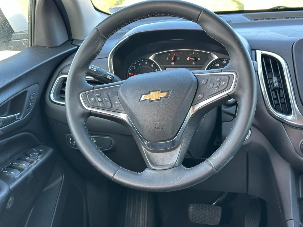Chevrolet Equinox Vehicle Full-screen Gallery Image 12