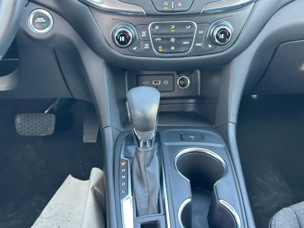 Chevrolet Equinox Vehicle Full-screen Gallery Image 14