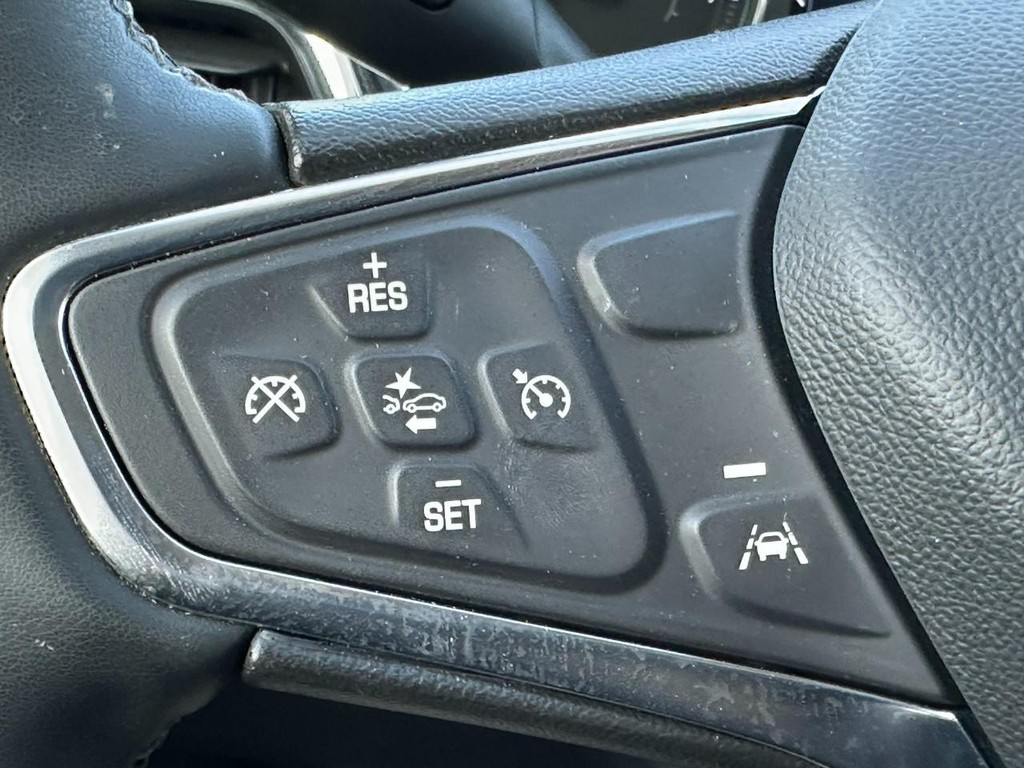 Chevrolet Equinox Vehicle Full-screen Gallery Image 19