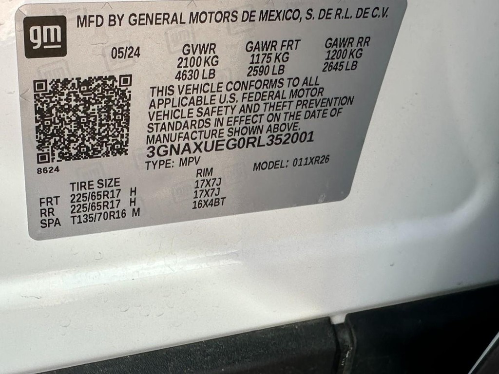 Chevrolet Equinox Vehicle Full-screen Gallery Image 24