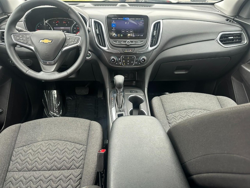 Chevrolet Equinox Vehicle Full-screen Gallery Image 11