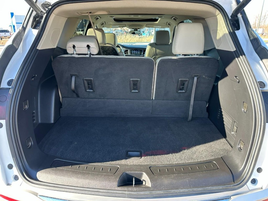 Buick Enclave Vehicle Full-screen Gallery Image 05