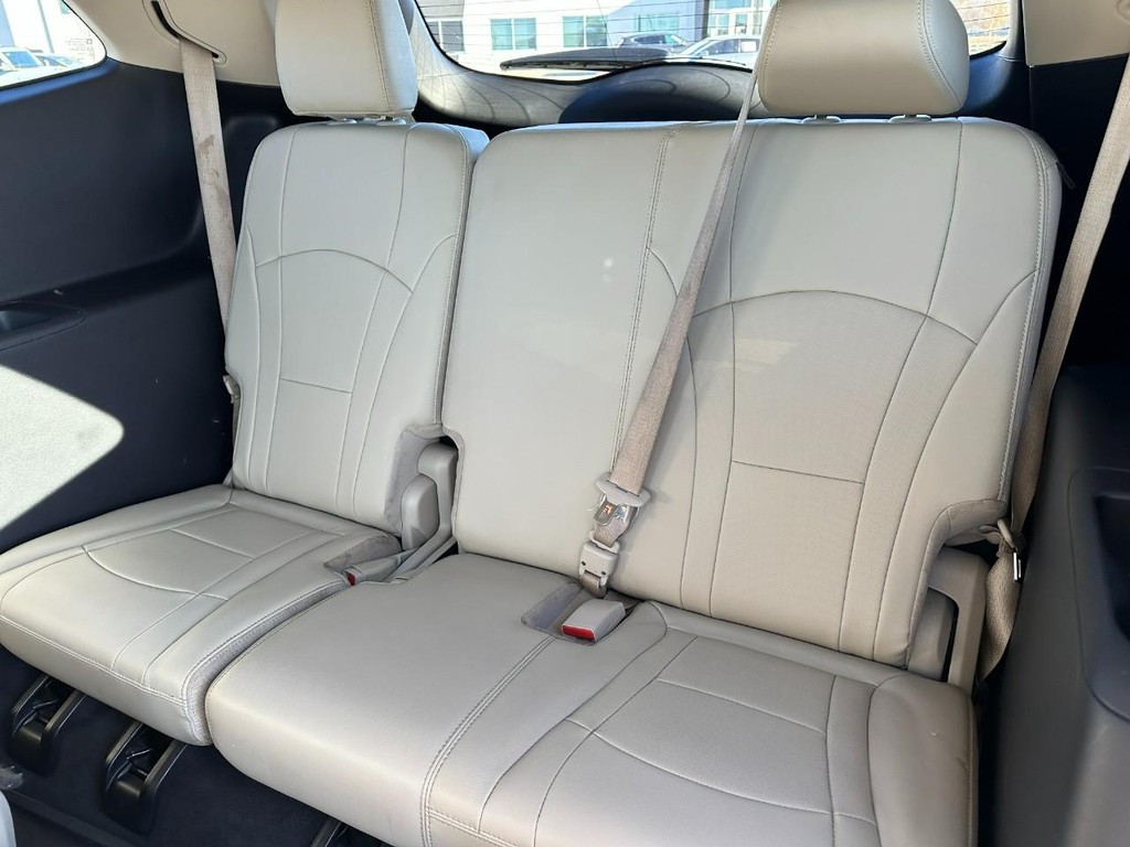 Buick Enclave Vehicle Full-screen Gallery Image 10