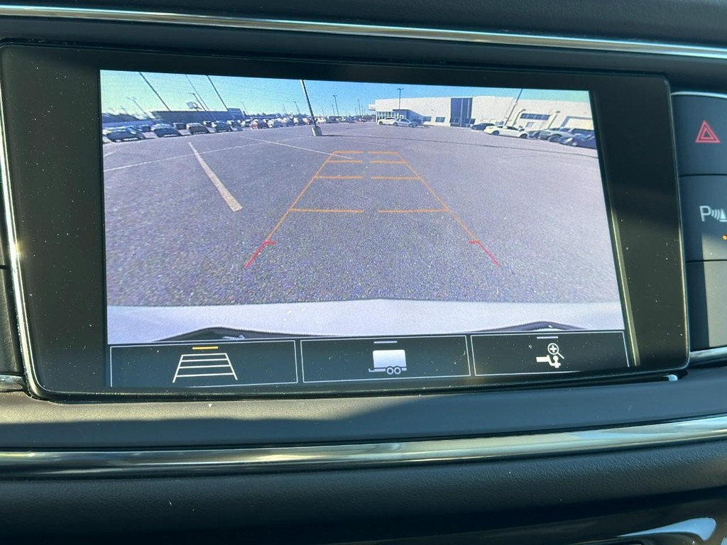 Buick Enclave Vehicle Full-screen Gallery Image 26