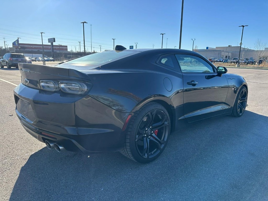 Chevrolet Camaro Vehicle Full-screen Gallery Image 06