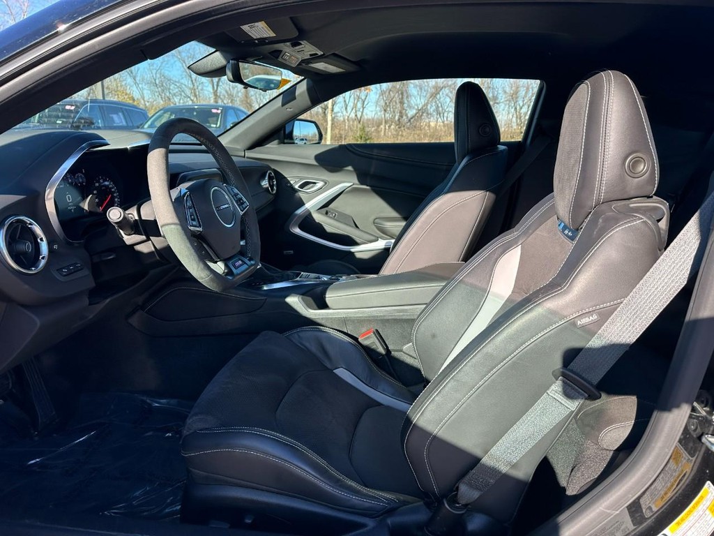 Chevrolet Camaro Vehicle Full-screen Gallery Image 10