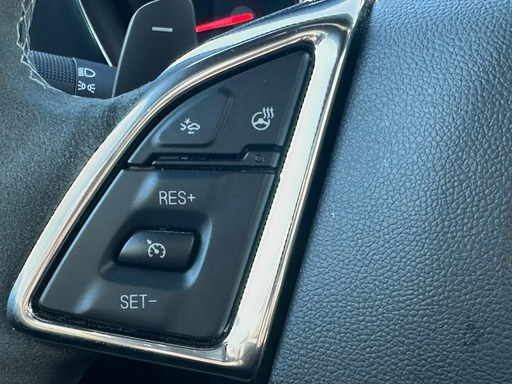 Chevrolet Camaro Vehicle Full-screen Gallery Image 15