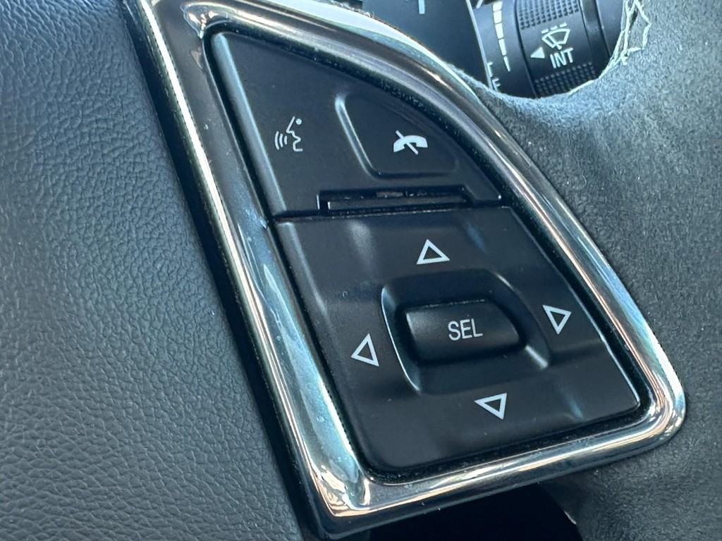 Chevrolet Camaro Vehicle Full-screen Gallery Image 16