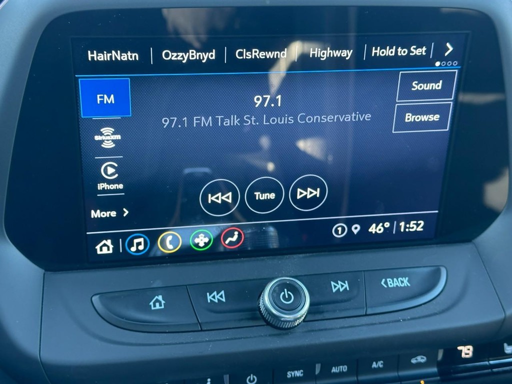 Chevrolet Camaro Vehicle Full-screen Gallery Image 18