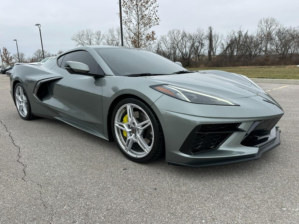 Chevrolet Corvette Vehicle Full-screen Gallery Image 07