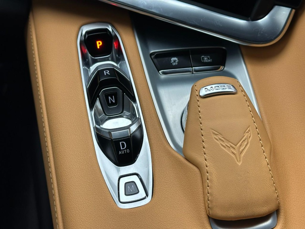 Chevrolet Corvette Vehicle Full-screen Gallery Image 24