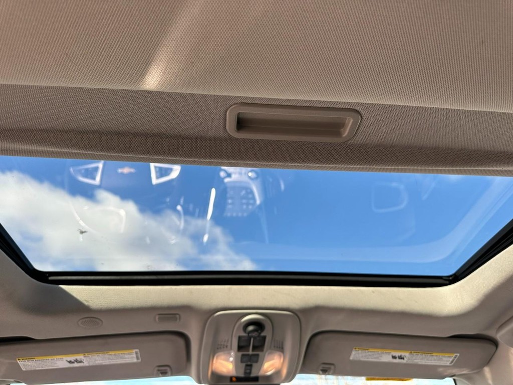 Chevrolet Equinox Vehicle Full-screen Gallery Image 11