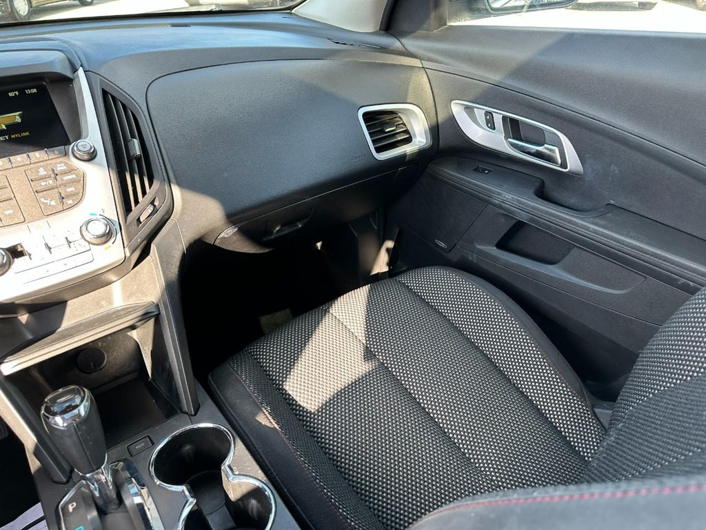 Chevrolet Equinox Vehicle Full-screen Gallery Image 16