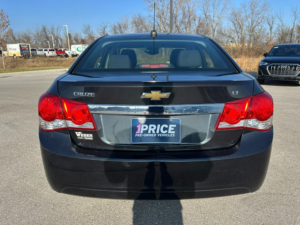 Chevrolet Cruze Vehicle Full-screen Gallery Image 04