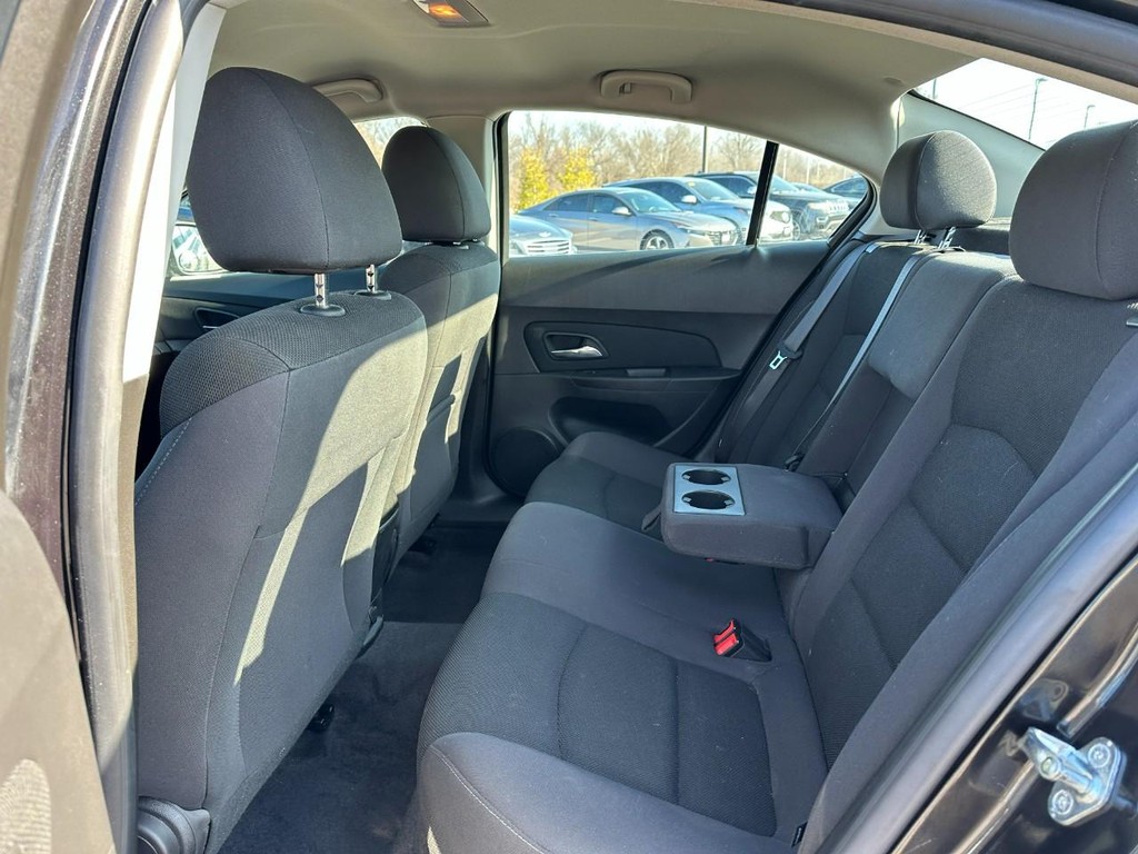 Chevrolet Cruze Vehicle Full-screen Gallery Image 10