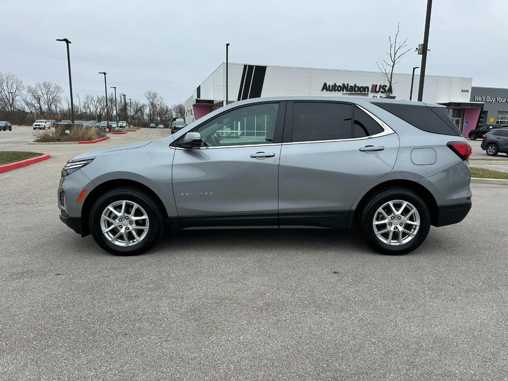 Chevrolet Equinox Vehicle Full-screen Gallery Image 02