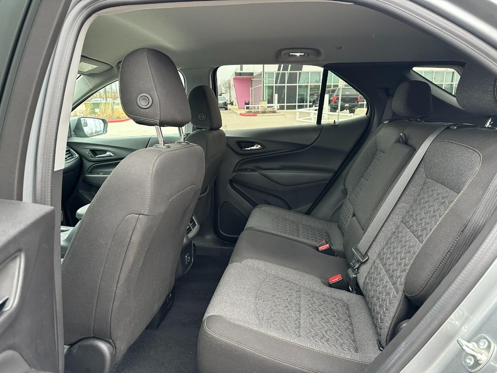 Chevrolet Equinox Vehicle Full-screen Gallery Image 10