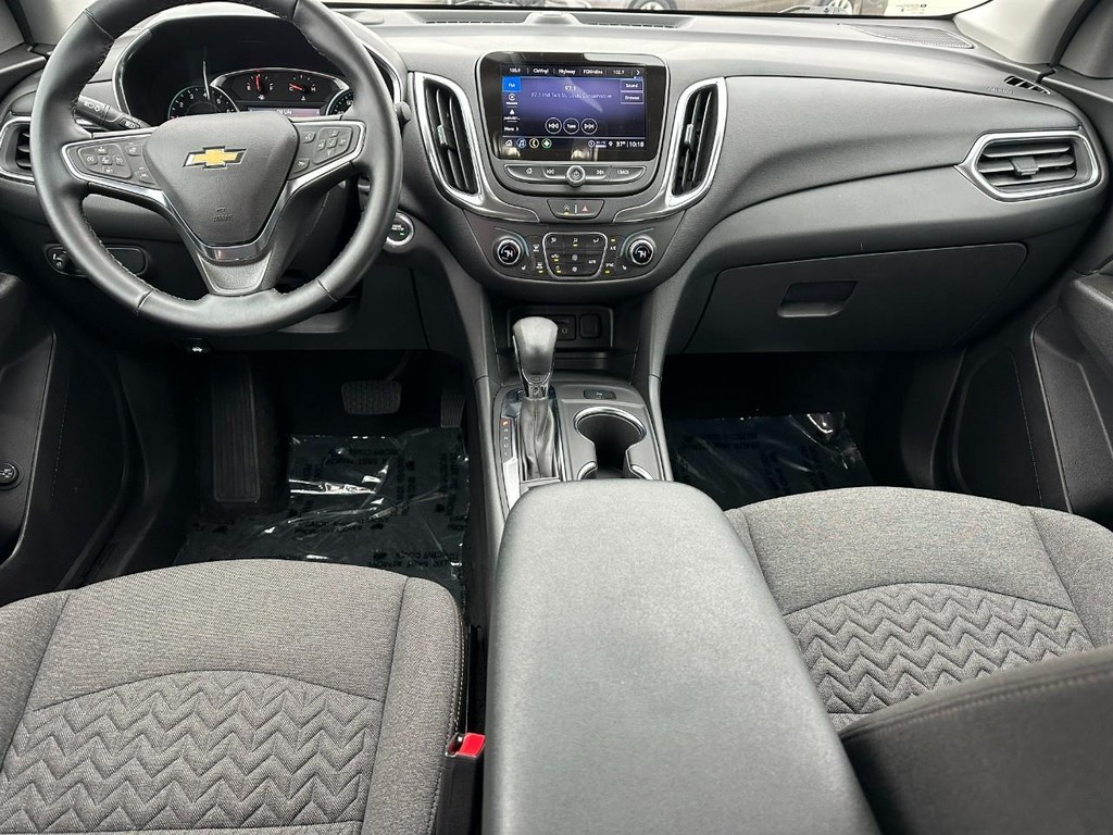 Chevrolet Equinox Vehicle Full-screen Gallery Image 11