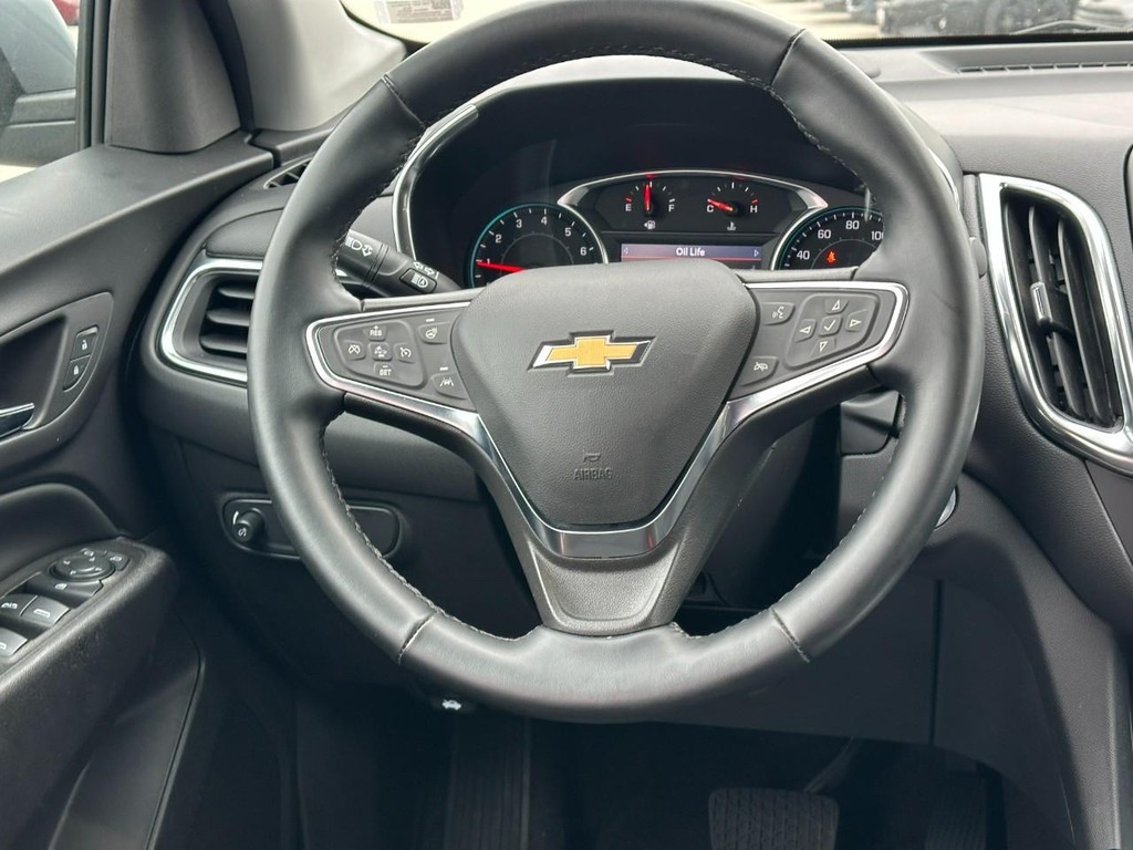Chevrolet Equinox Vehicle Full-screen Gallery Image 12