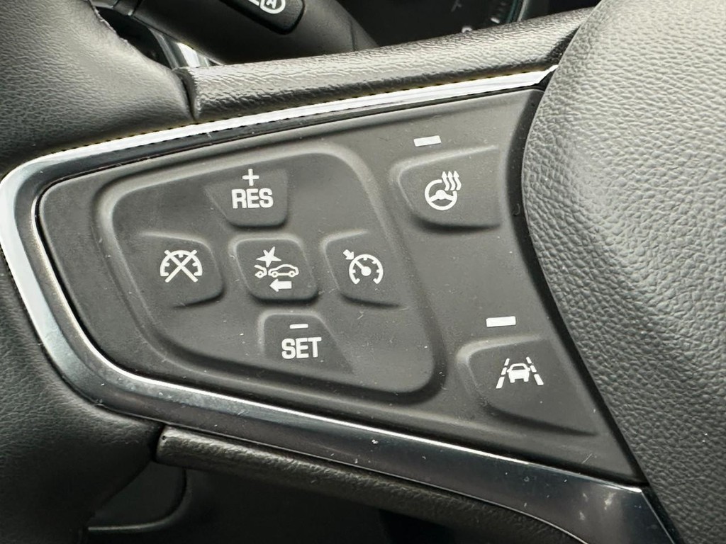 Chevrolet Equinox Vehicle Full-screen Gallery Image 18