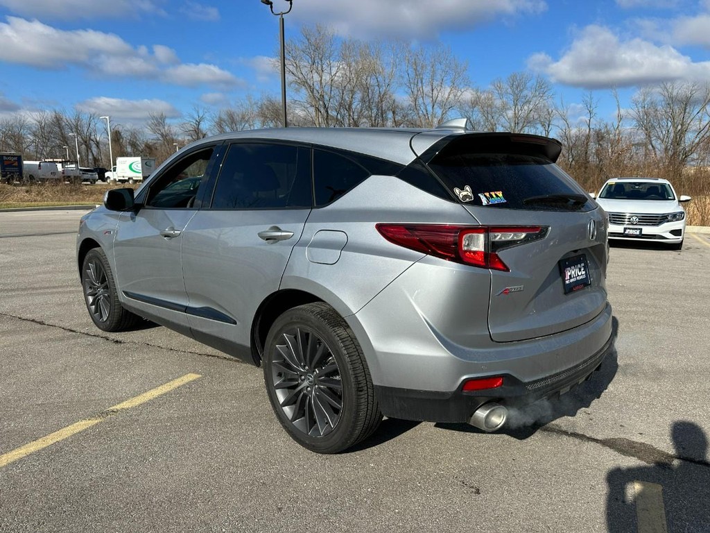 Acura RDX Vehicle Full-screen Gallery Image 03