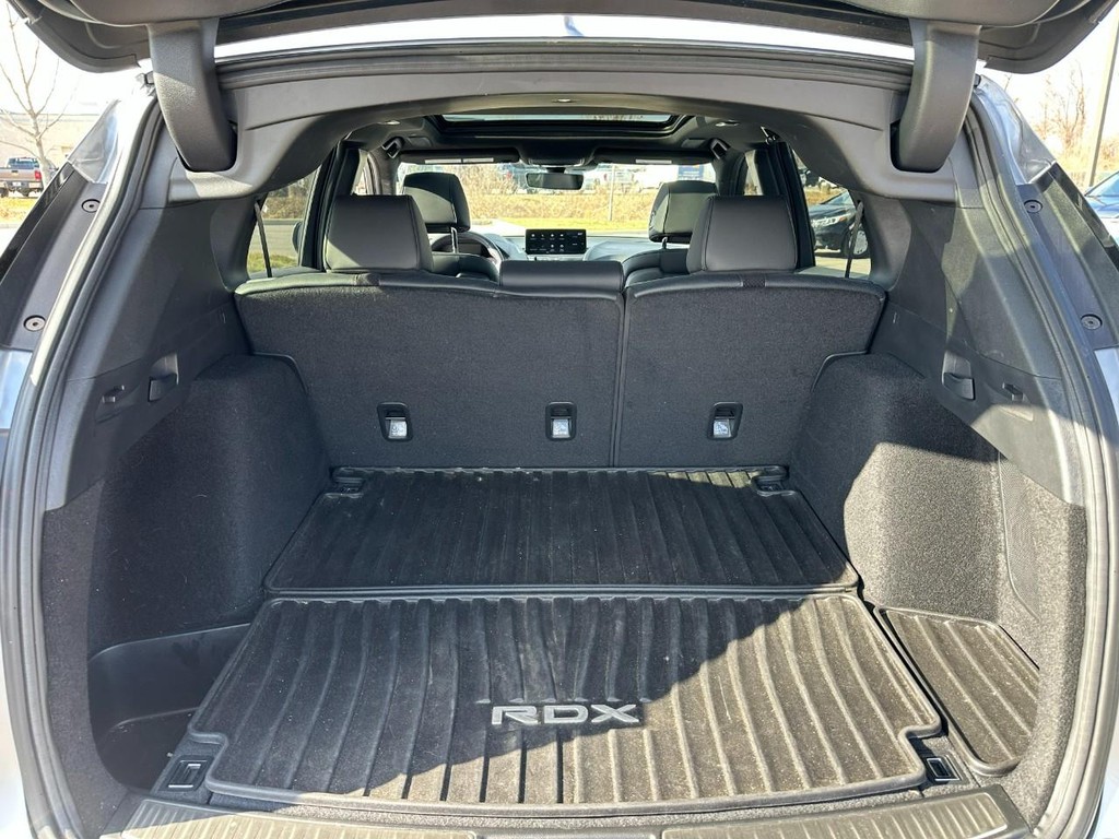 Acura RDX Vehicle Full-screen Gallery Image 05
