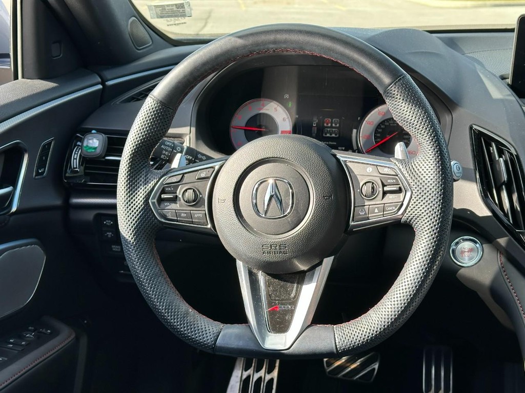 Acura RDX Vehicle Full-screen Gallery Image 13