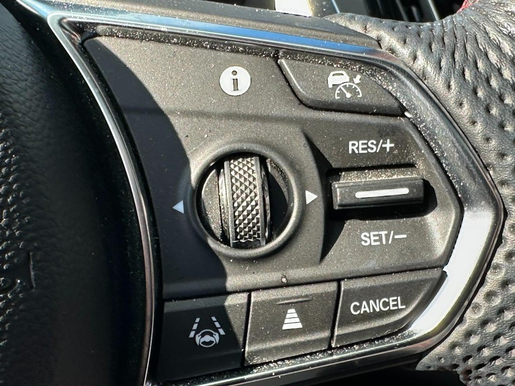 Acura RDX Vehicle Full-screen Gallery Image 21