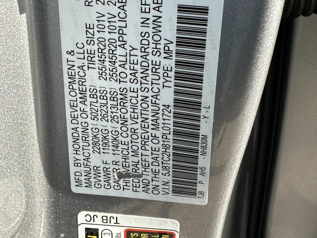 Acura RDX Vehicle Full-screen Gallery Image 26