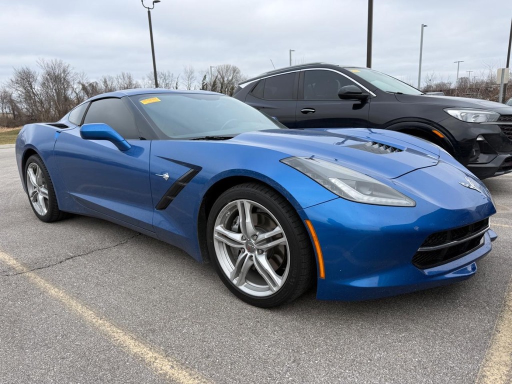 Chevrolet Corvette Vehicle Full-screen Gallery Image 13