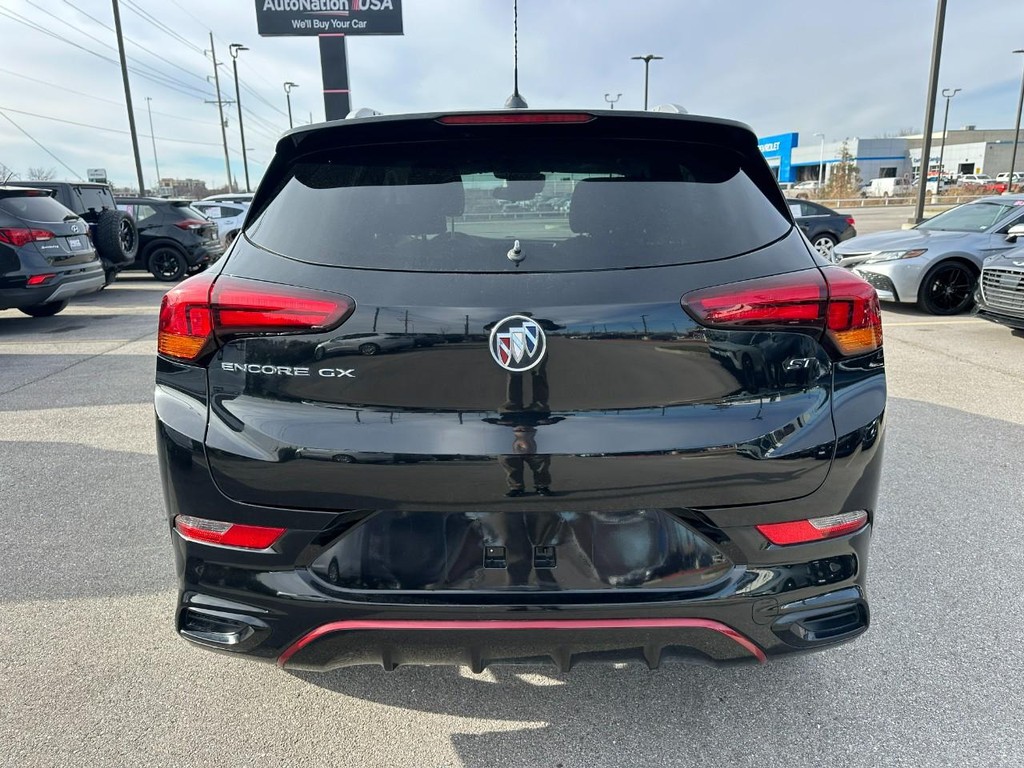 Buick Encore GX Vehicle Full-screen Gallery Image 04