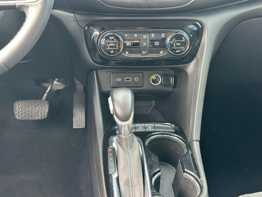 Buick Encore GX Vehicle Full-screen Gallery Image 14