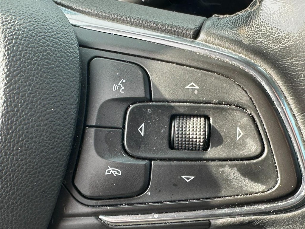 Buick Encore GX Vehicle Full-screen Gallery Image 19