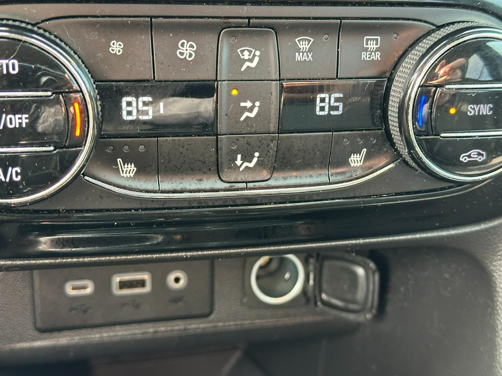 Buick Encore GX Vehicle Full-screen Gallery Image 21