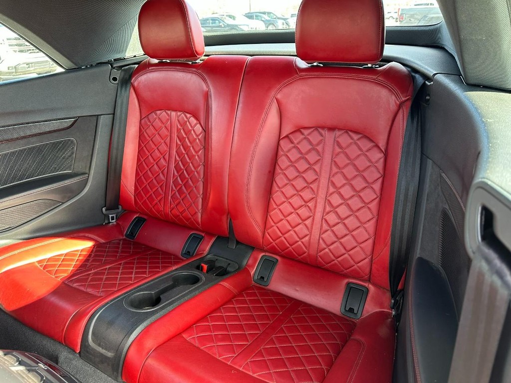 Audi S5 Cabriolet Vehicle Full-screen Gallery Image 09