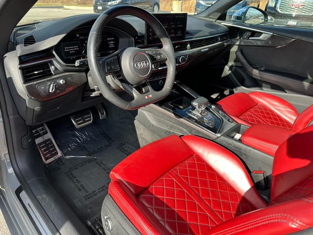 Audi S5 Cabriolet Vehicle Full-screen Gallery Image 11