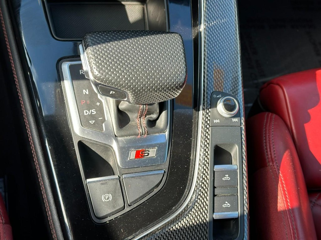 Audi S5 Cabriolet Vehicle Full-screen Gallery Image 20