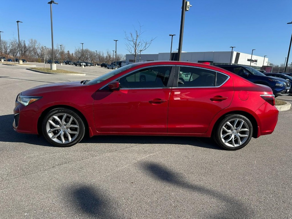 Acura ILX Vehicle Full-screen Gallery Image 02