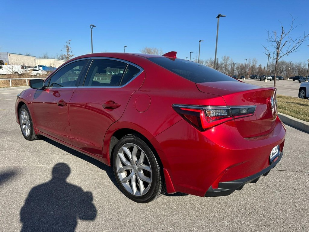 Acura ILX Vehicle Full-screen Gallery Image 03