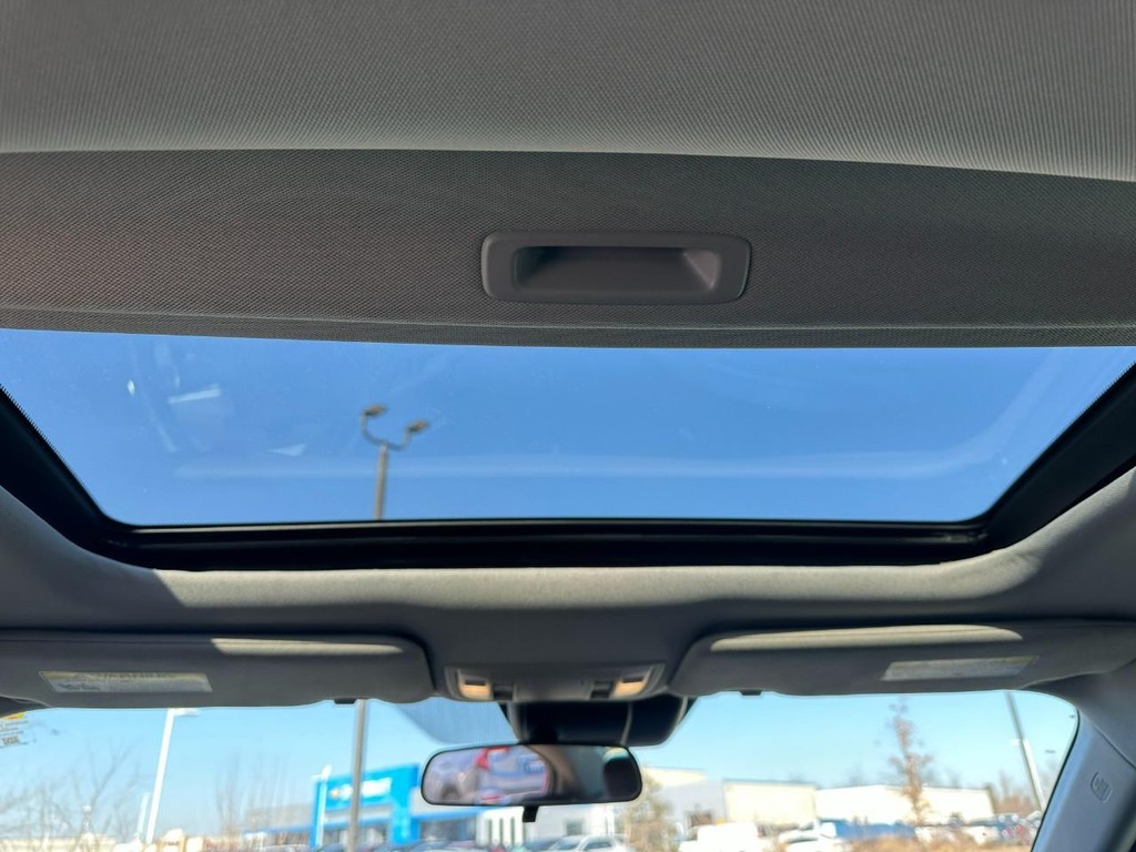 Acura ILX Vehicle Full-screen Gallery Image 11